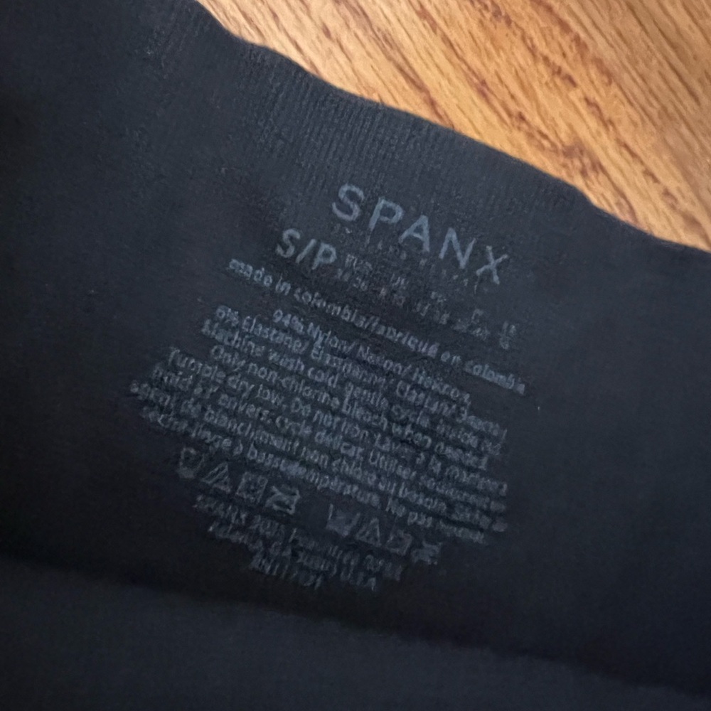 SPANX Black Look At Me Now High-Waisted Crop Leggings - Picture 4 of 6
